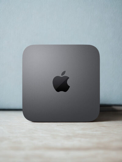 🍎 Apple Mac Mini 2018 A1993 – i7 3.2GHz | 16GB RAM | 512GB SSD ⚡ Processor: Intel Core i7 3.2GHz (6-Core) 🧠 RAM: 16GB DDR4 (2667MHz) 💾 Storage: 512GB SSD 🎮 Graphics: Intel UHD Graphics 630 (1536 MB) 🖥 OS: Latest macOS Installed ✨ Condition: Original Apple, Very Clean Used 📏 Design: Compact & Space Saving 🎯 Best For: Office Work, Graphic Design, Video Editing, Home & Professional Use 🔌 Connectivity: HDMI + USB-C Ports 📦 Ready to Use: Out of the Box